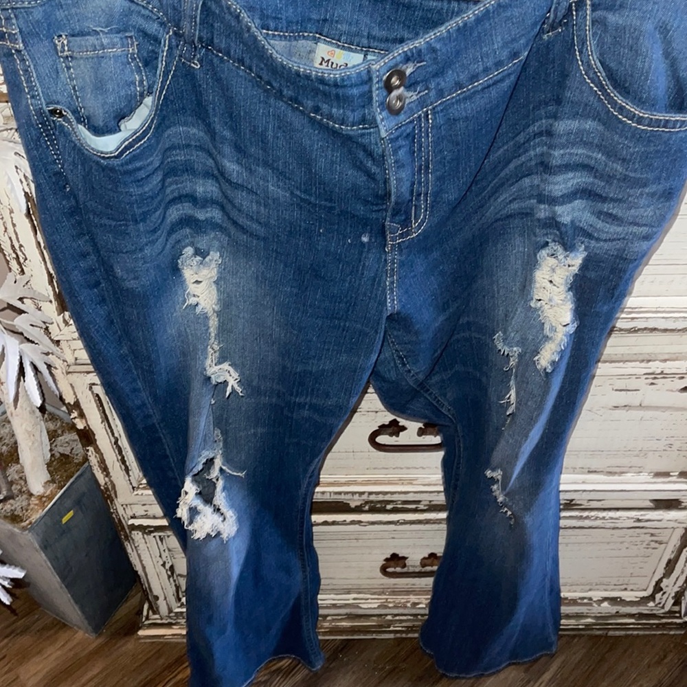 Mudd jeans new size 24 distressed will fit 22 too nice